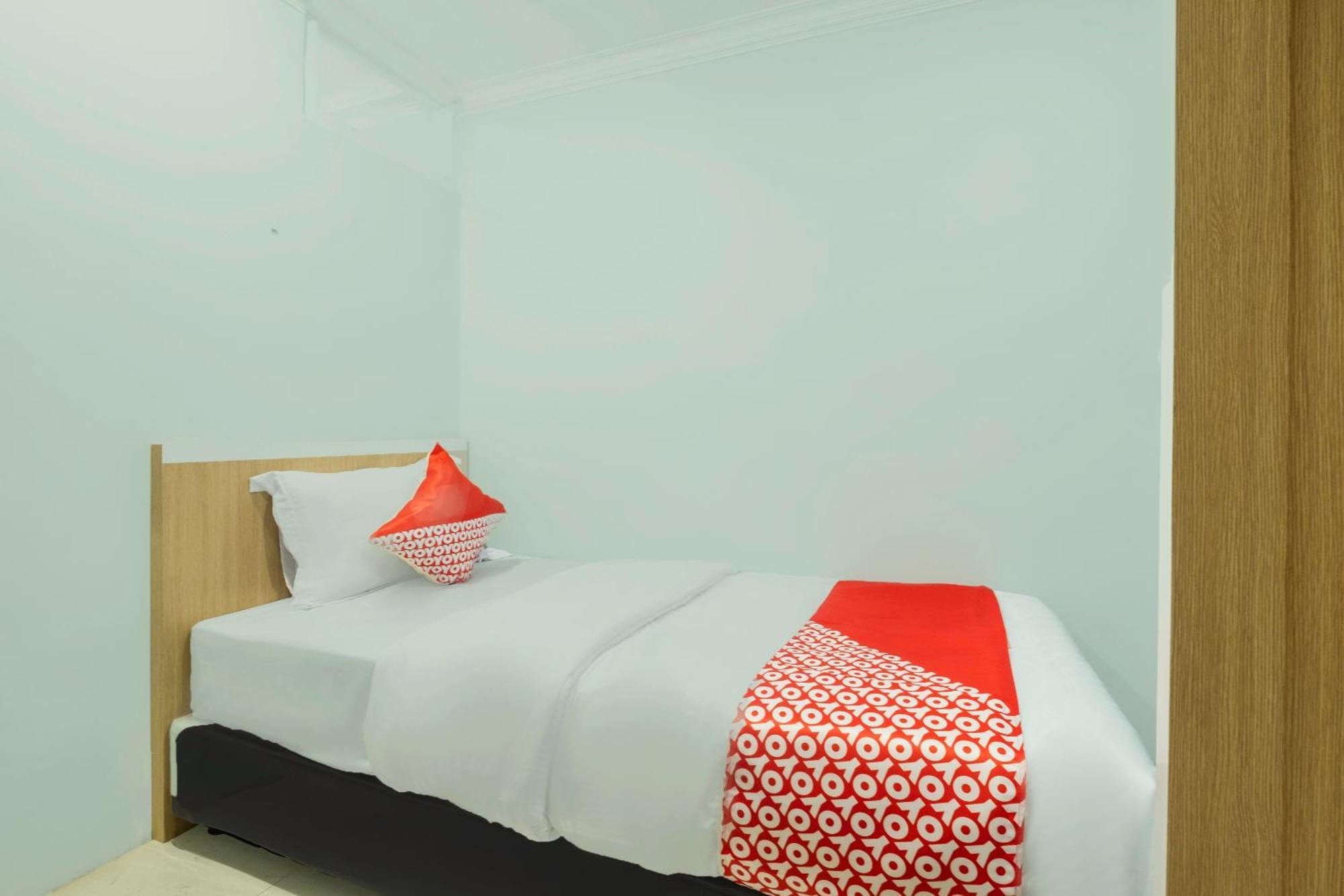 Oyo Living 2195 Al Jazeerah Residence Syariah Бандунг Экстерьер фото