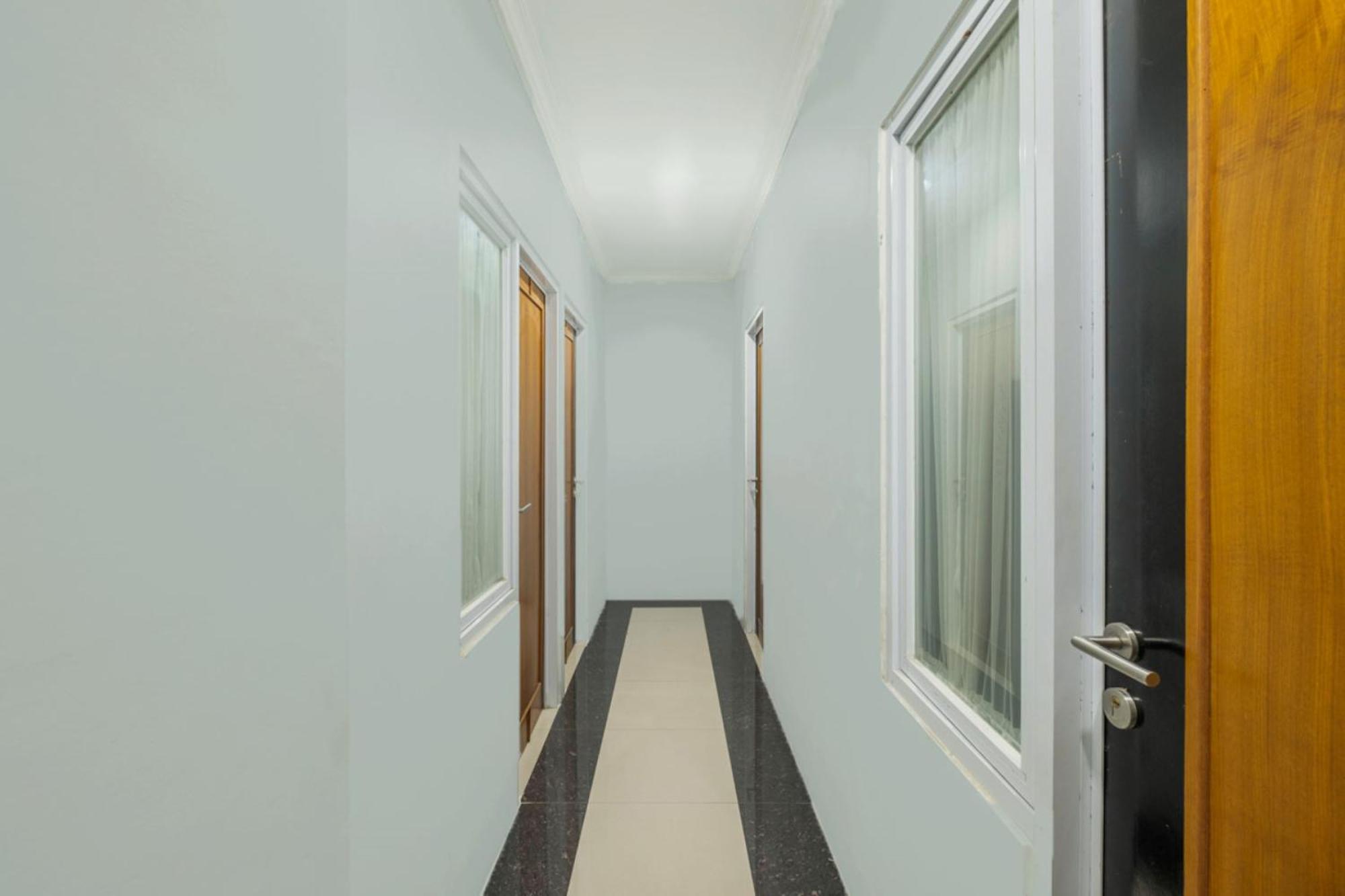 Oyo Living 2195 Al Jazeerah Residence Syariah Бандунг Экстерьер фото